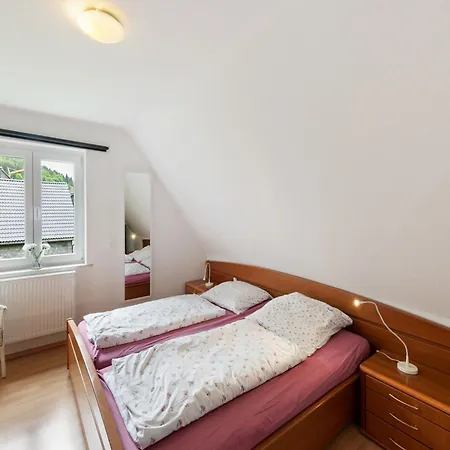 Будинок відпочинку Schoenes In Mit Terrasse *